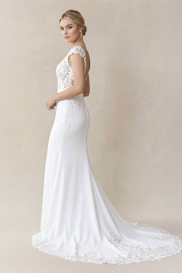 Mermaid Short Sleeves Lace Wedding Dress With Appliques in White - SHE IS ME Wedding Dresses