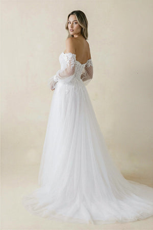 Off-the-Shoulder A Line Long Sleeves Tulle Wedding Dress in White